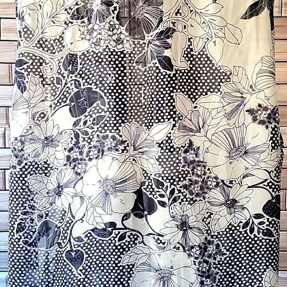 Christopher and Banks sleeveless blouse  Size M - Picture 6 of 8